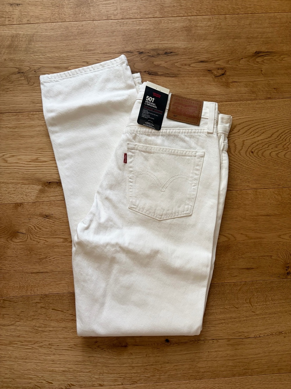 BNWT Levi's Women's 501 Straight Jeans in White, 28W 30L
